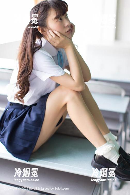 波萝社-柳侑绮Sevenbaby 波萝社 - 柳侑绮Sevenbaby这身套装,果然是神来了,图片一出,全场惊叹,原图非得看看。