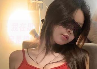 微密圈 – 我在思考，火龙果羊，这纯白的私房是想让我们脑袋空空吗？