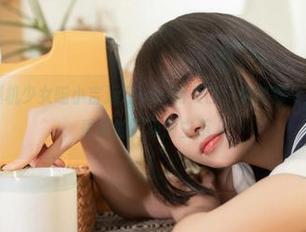 下方有下载爆机少女喵小吉运动cos的入口，照着那个方向买健身衣，妥妥的运动博主范儿！