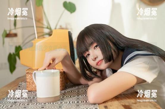 下方有下载爆机少女喵小吉运动cos的入口，照着那个方向买健身衣，妥妥的运动博主范儿！