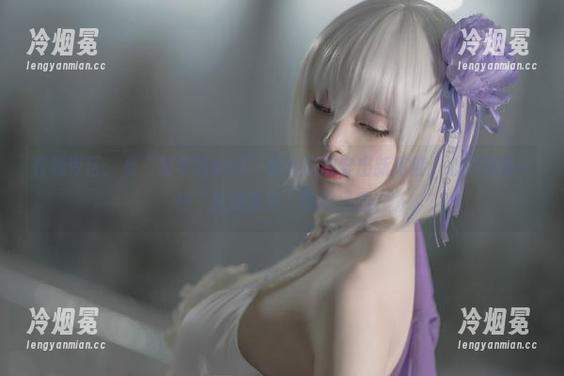在线专区：看“爱老师phd”把体操服穿出新高度，心中总有一种“我也想去”的跟风感。