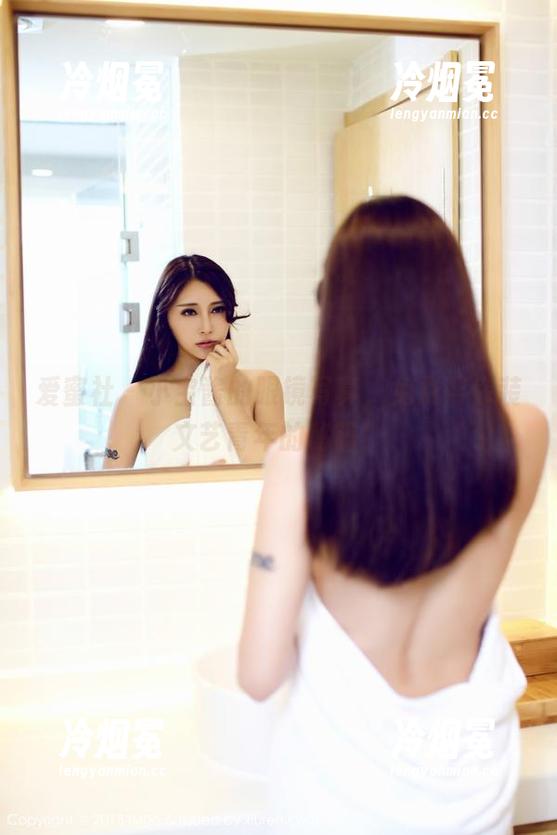 爱蜜社-小宝酱 爱蜜社 - 小宝酱的眼镜写真,免费帮你装文艺青年的秘籍!