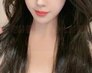 微密圈 – 定制暴击，猪小七的美腿写真，让你眼皮跳。