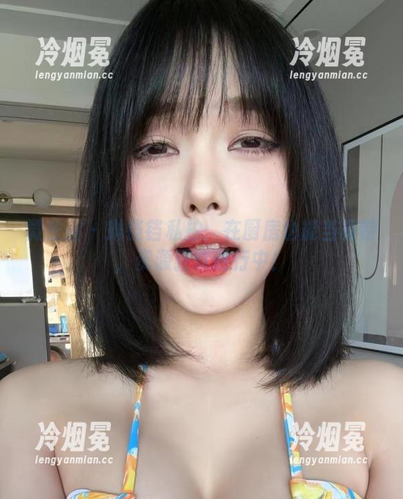 微密圈 - 琳铛铛私拍：在厨房也能当模特，资源狂欢进行中！