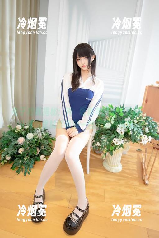 电子相册揭秘：神楽坂真冬的圣诞写真，从原图里就能嗅到一丝冷酷的温暖。