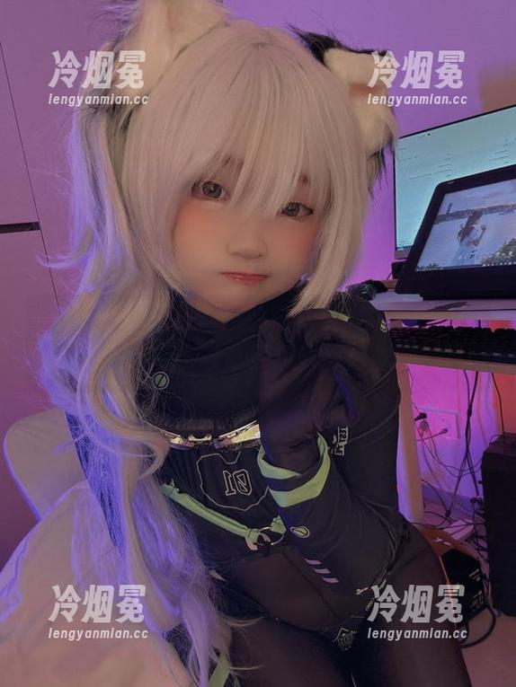 神沢永莉的粉色格子裙里有种欢快的cos风，我忍不住想分享！