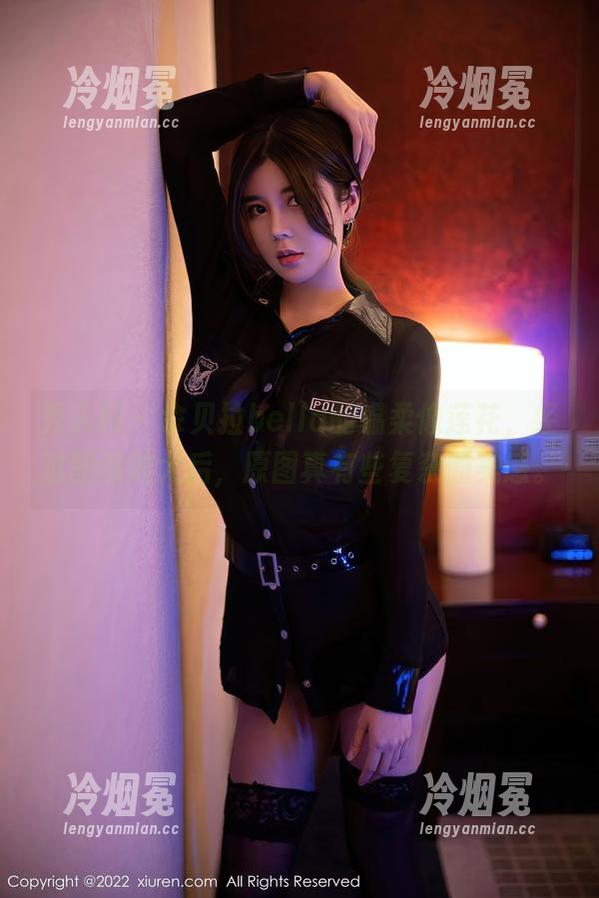 秀人网 - 佘贝拉bella的温柔像莲花，经过图像放大后，原图真有些复杂的美感。