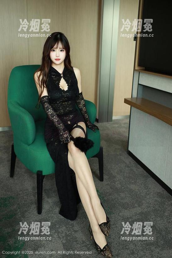 秀人网 - 当刘婷婷变身黑丝女神，图集中每一张都是“来吧，继续看”。