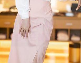 秀人网 – 卓芷伊EricA的瑜伽壁纸合集，练习的时候会不会被逼到汗流浃背啊？