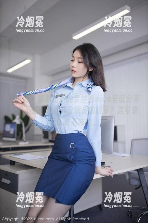 秀人网-奈汐酱nice 秀人网 - 新鲜出炉的奈汐酱nice圣诞分享,是不是潜藏着几分调皮的暗示?这可是要认真品味的。