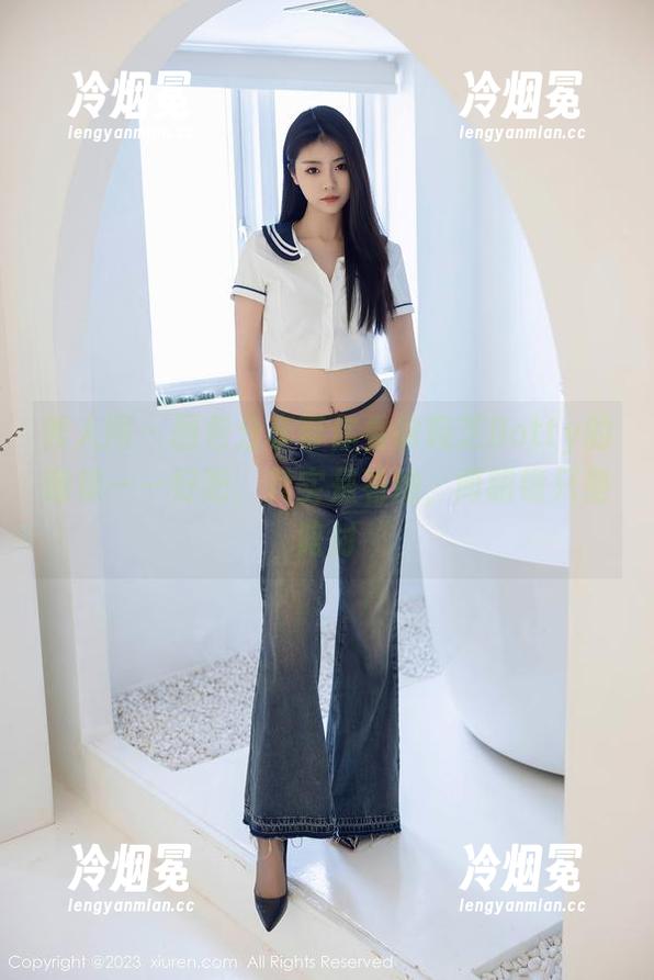 秀人网-徐莉芝Botty 秀人网 - 图包分享带你看徐莉芝Botty的眼镜——好吧,其实是看她,而眼镜只是陪衬