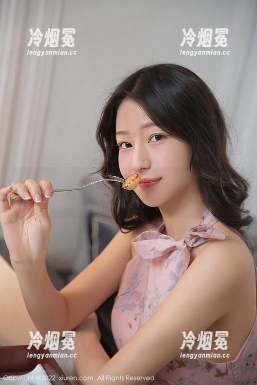 秀人网 - 星小兔Meetu高清写真，美腿一览无遗，光是看着都想翘起腿！