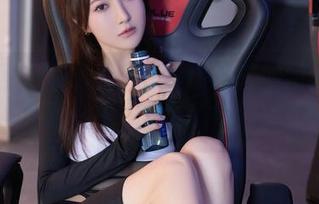 秀人网 – 果儿celia：在线教你如何用眼镜提高‘视’力，图集超多对比，哈哈！