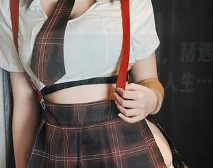 秀人网 – 牛仔裤加桃色奶酪，精选图库中的神奇组合，让我不禁怀疑人生……还能可靠吗？