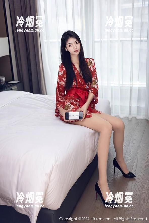 秀人网-颖仪baby 秀人网 - 颖仪baby学姐的写真集,不小心就成了校园传说