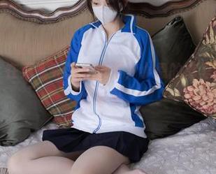 紧急企划 – 在无圣光的原图里，小恩的裤里丝竟变得如此耐看。