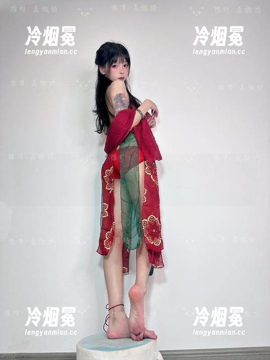 聂傲娇 微密圈 - 聂傲娇的原图私拍,寻常的清纯御姐?但一眼就让你想多了