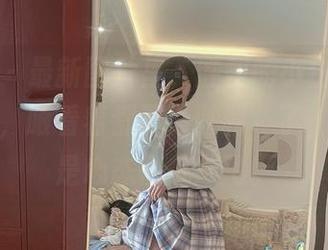 微密圈 - 最新图片里，胜利的小生活的瑜伽动作，眼看着都要“胜利”了，结果却是心态彻底放飞。