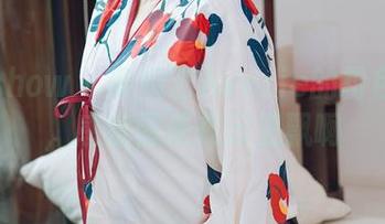 花漾show – 柴婉艺Averie的粉色美图，感觉像是在云里飘啊