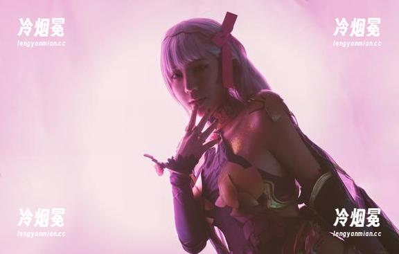 蓝小沂KiKi的水手服写真，原图里的我在想，啥时候能去深海游泳呢？