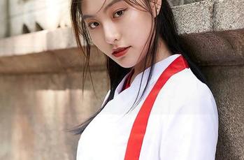蜜桃社 – 在这里看美绪的无圣光瑜伽合集，壁咚什么的都不重要了，哈哈！