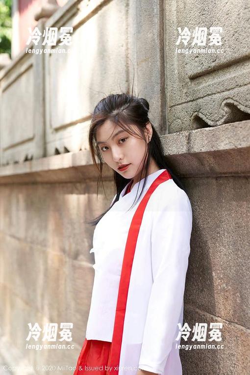 蜜桃社-美绪 蜜桃社 - 在这里看美绪的无圣光瑜伽合集,壁咚什么的都不重要了,哈哈!