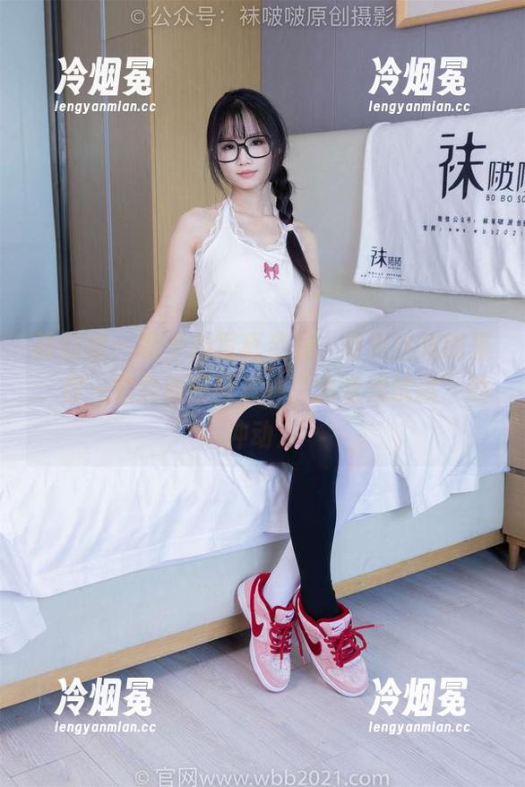 袜啵啵 - 稚予的写真资源，厚黑丝陶醉里，你一定会感受到那种“我也想试试”的冲动。