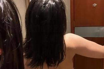 微密圈 – 想体验詹詹的浴室淋浴？这可是免费的作品哦！
