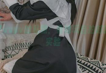 起起子vvvv的私照：看她玩自拍时的奇葩实验