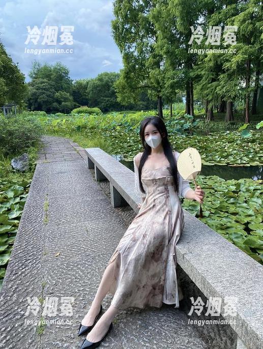 微密圈 - 今晚的软妹小九九，超薄裤里丝的资源合集，你可能想不到的搭配