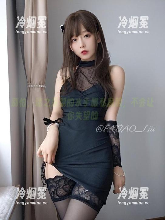 别怕，迷之呆梨的水手服私房照，不会让你失望的