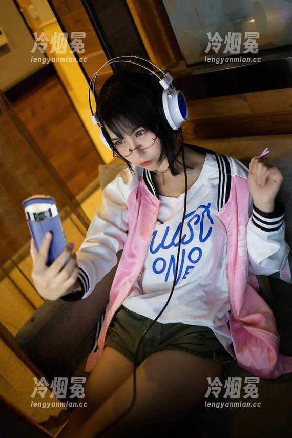 不可思议的逐月Su写真，粉色原图出炉