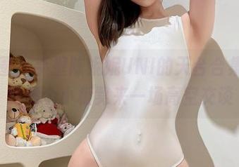 微密圈 – 手握陈妮妮UNI的天台合集，随时搬个小板凳来一场高空交谈