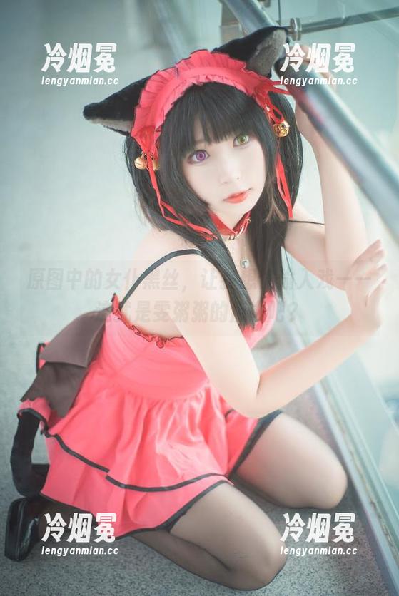 雯粥粥 原图中的女仆黑丝,让我想偷偷入戏——这就是雯粥粥的魔力吧?