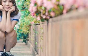 青豆客 – 在琪琪qlql的制服里游荡，原图里的每一盏灯都闪烁！