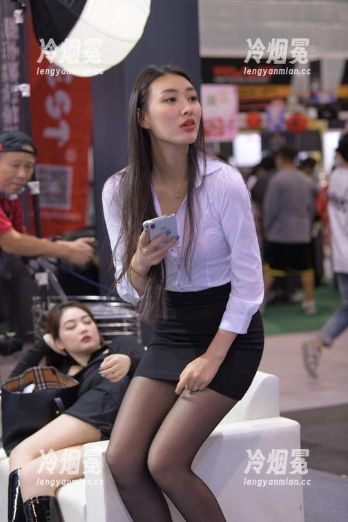 魔镜街拍 魔镜街拍:洗车工的写真,真让人耳目一新!